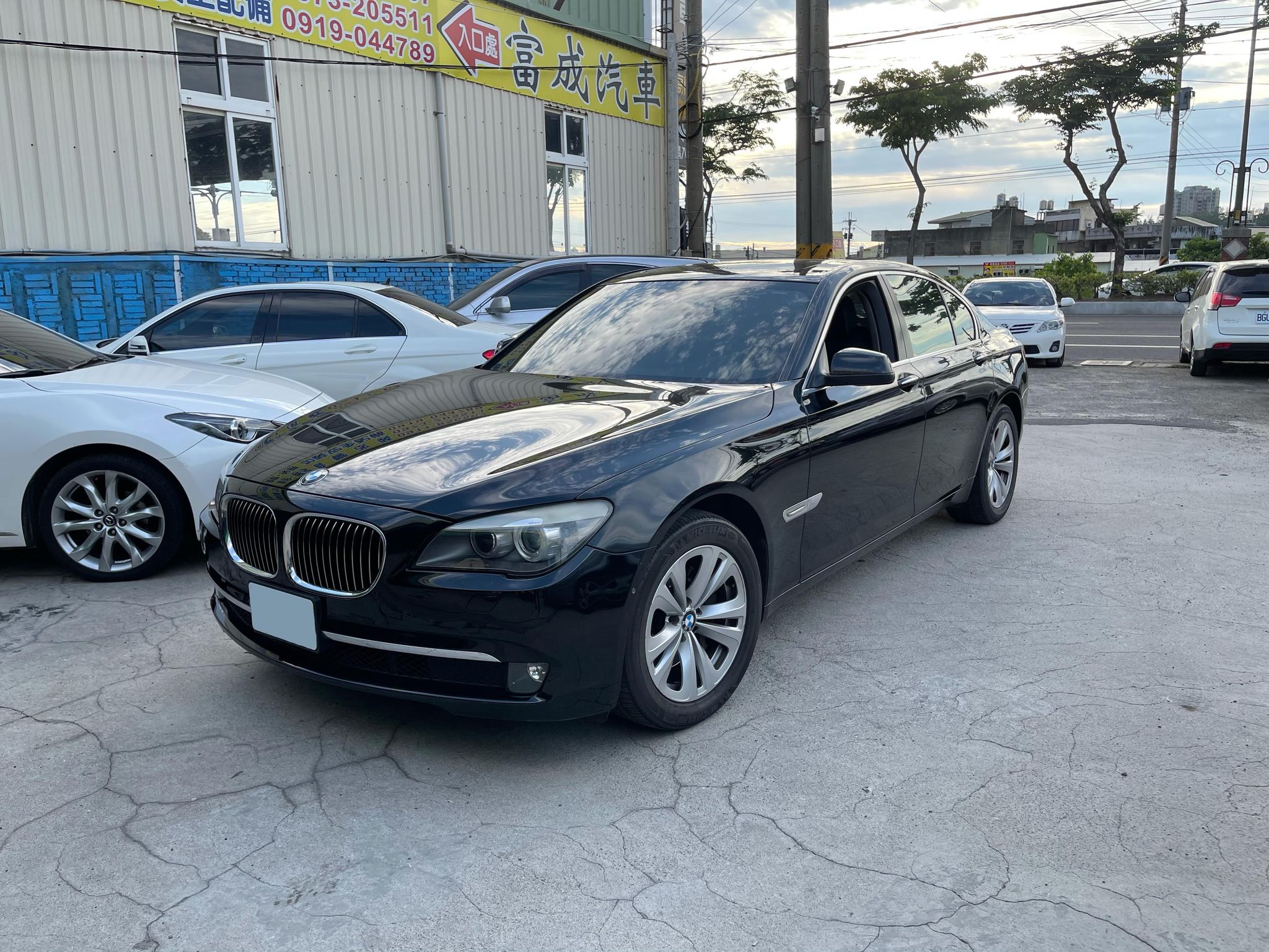 BMW 730i (F01) 2011年  第2張相片