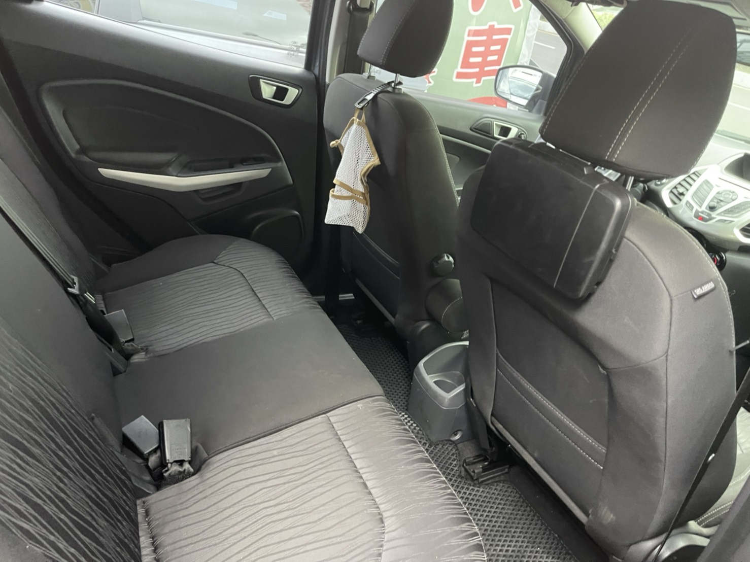 可多貸20多萬紓困金 2014年福特Ford EcoSport 1.5，價格便宜、配備又超級多的小休旅  第3張相片