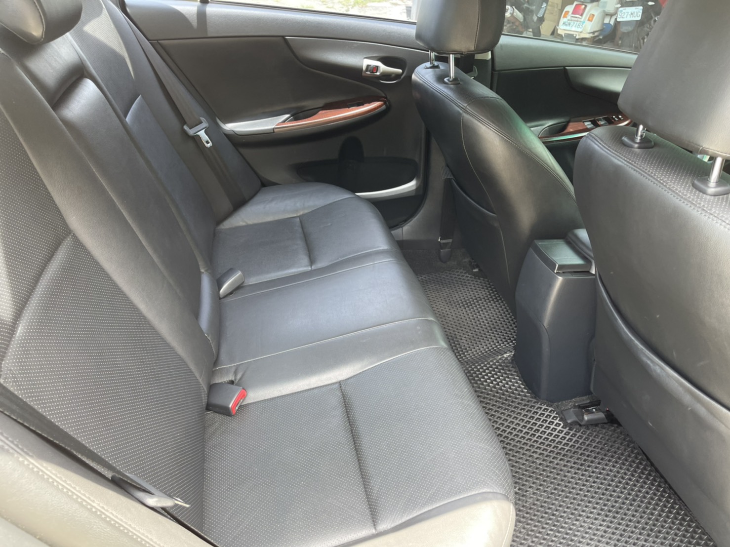 可多貸10多萬紓困 改款後7速版 2011年豐田TOYOTA 阿提斯ALTIS  第5張相片