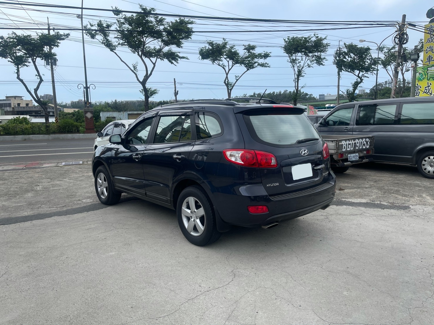 2010年Hyundai 山屠匪Santa FE 2.2 DSL 旗艦 七人座，最便宜、省油、省稅又有力的休旅車，只要20多萬，銀行可貸30多萬，可找10萬紓困金  第9張相片