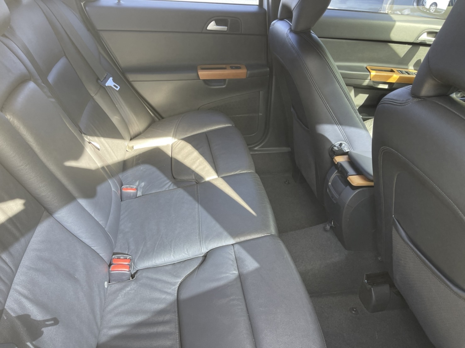 2011年 VOLVO富豪 S40 2.0 便宜高級車 安全配備超級多  第5張相片