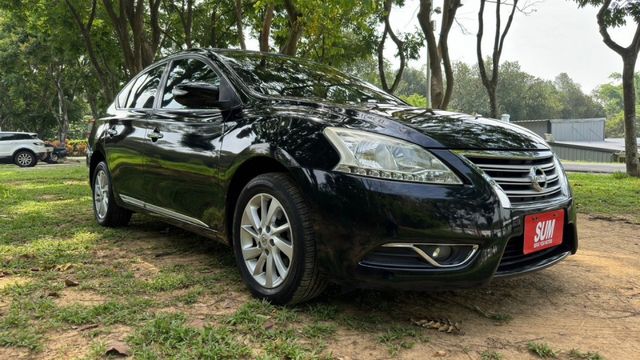 NISSAN SENTRA/I-KEY/摸門/倒車顯影/定速/電動後視鏡/後座出風口  第4張相片