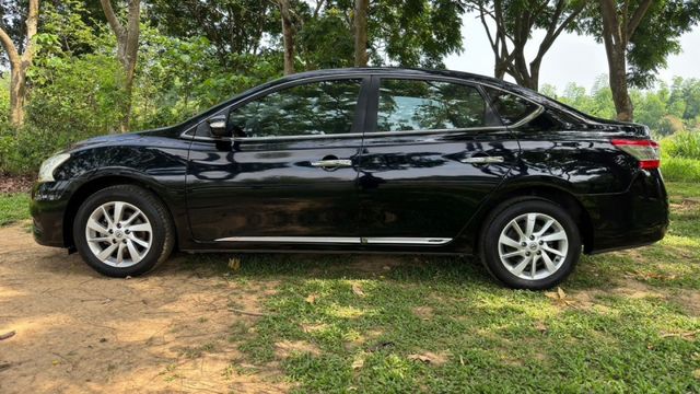 NISSAN SENTRA/I-KEY/摸門/倒車顯影/定速/電動後視鏡/後座出風口  第8張相片