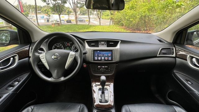 NISSAN SENTRA/I-KEY/摸門/倒車顯影/定速/電動後視鏡/後座出風口  第10張相片