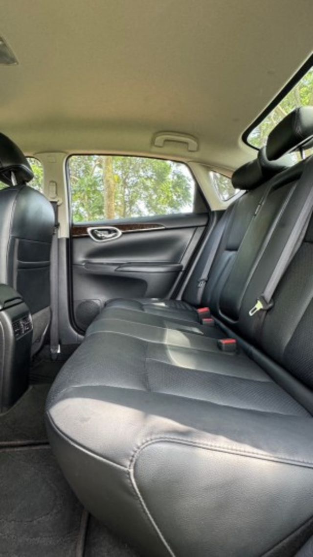 NISSAN SENTRA/I-KEY/摸門/倒車顯影/定速/電動後視鏡/後座出風口  第14張相片