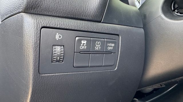 MAZDA 馬3/I-KEY/倒車顯影/天窗/胎壓偵測/循跡防滑/怠速熄火/定速/恆溫空調/電動後視鏡  第15張相片