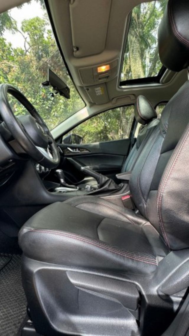 MAZDA 馬3/I-KEY/倒車顯影/天窗/胎壓偵測/循跡防滑/怠速熄火/定速/恆溫空調/電動後視鏡  第17張相片
