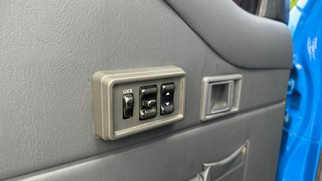 中華汽車得利卡/原鈑件/木斗/電動窗/備胎  第13張相片