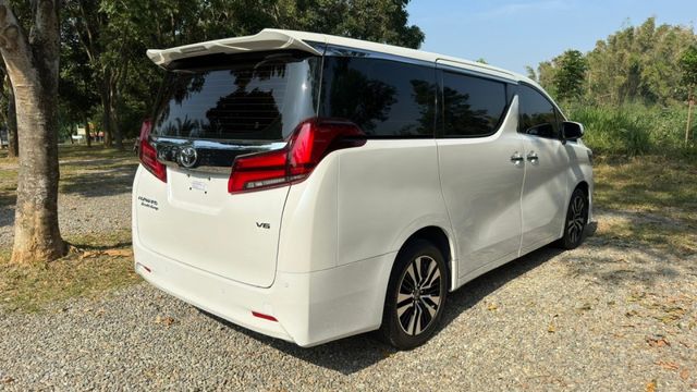 Toyota Alphard/雙前座電熱椅/後座電動座椅+冷熱通風/I-KEY/倒車顯影/電尾門/雙電滑門/全景天窗  第3張相片