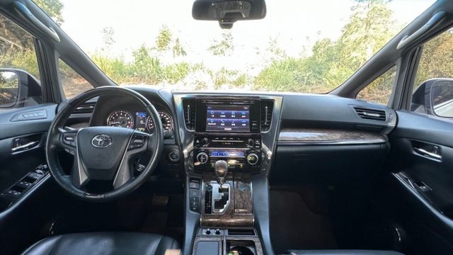 Toyota Alphard/雙前座電熱椅/後座電動座椅+冷熱通風/I-KEY/倒車顯影/電尾門/雙電滑門/全景天窗  第7張相片