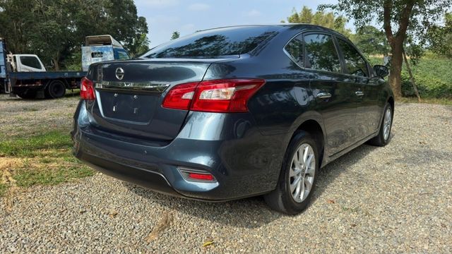 NISSAN SENTRA/定速/胎壓偵測/循跡防滑/後座出風口  第5張相片