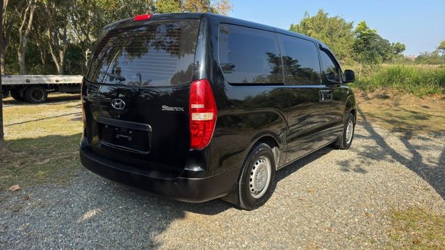 現代 史塔瑞獅/9人座/倒車顯影/後視鏡電動調整/後座出風口  第5張相片