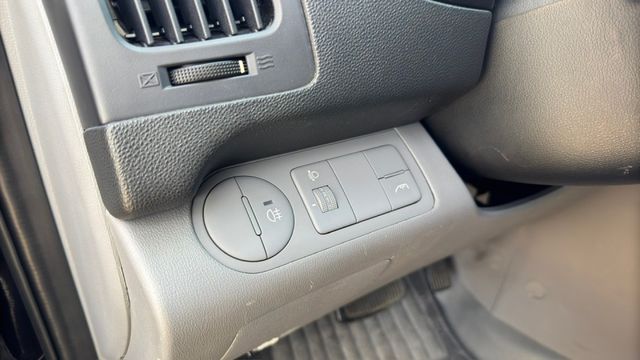 現代 史塔瑞獅/9人座/倒車顯影/後視鏡電動調整/後座出風口  第12張相片