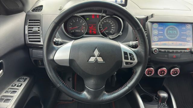 三菱 OUTLANDER/倒車顯影/定速/胎壓偵測/恆溫空調  第12張相片