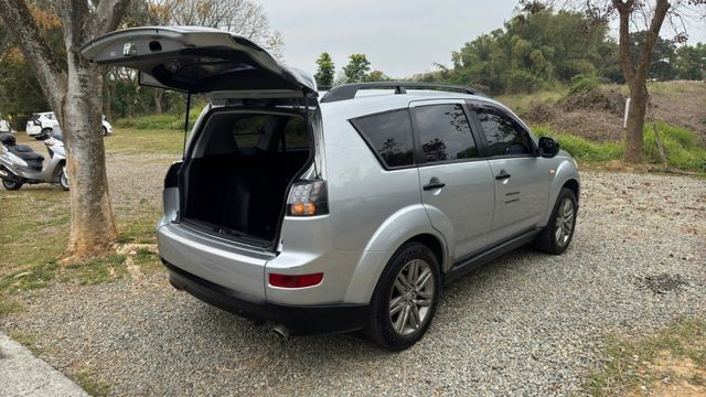 三菱 OUTLANDER/倒車顯影/定速/胎壓偵測/恆溫空調  第18張相片