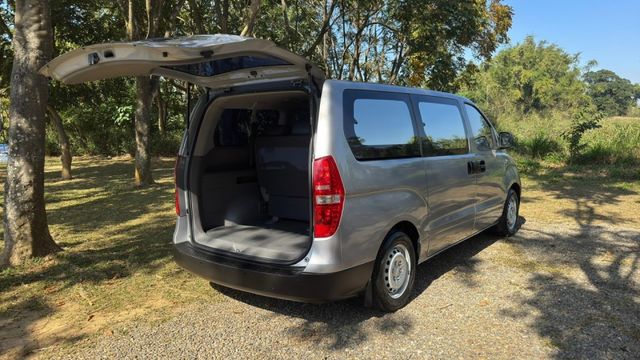 現代 史塔瑞獅/倒車顯影/第三排座椅/後座出風口  第4張相片