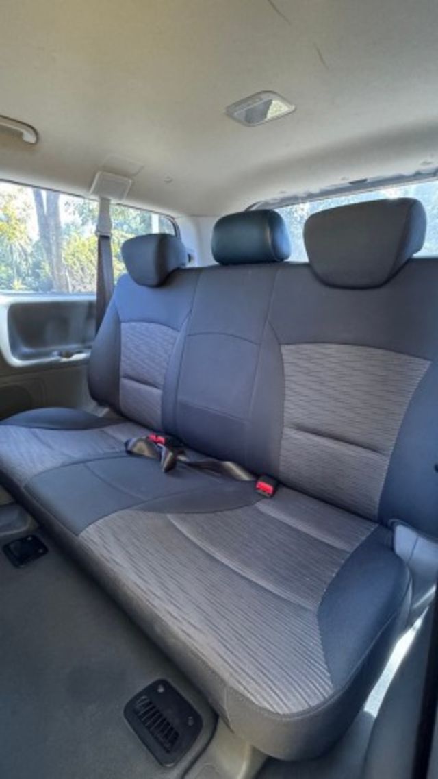 現代 史塔瑞獅/倒車顯影/第三排座椅/後座出風口  第6張相片