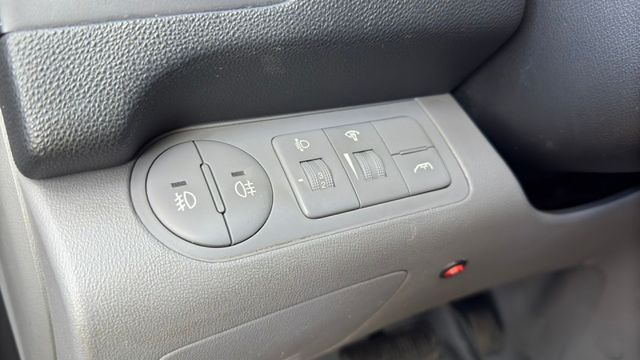 現代 史塔瑞獅/倒車顯影/第三排座椅/後座出風口  第10張相片