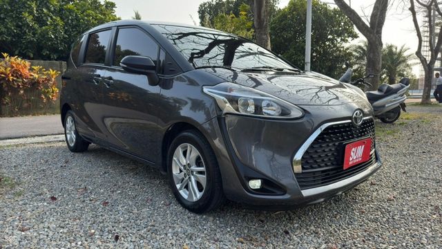 TOYOTA SIENTA/I-KEY/循跡防滑/車道偏移警示系統/自動緊急煞車系統  第4張相片