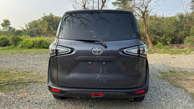 TOYOTA SIENTA/I-KEY/循跡防滑/車道偏移警示系統/自動緊急煞車系統  第6張相片