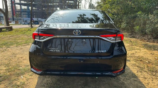 TOYOTA ALTIS/油電/I-KEY/跟車系統/倒車顯影/循跡防滑/盲點偵測/電動後視鏡/摸門/後座出風口  第6張相片