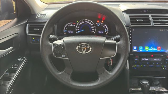 TOYOTA CAMRY/倒車顯影/胎壓偵測/雙區恆溫空調/電動後視鏡/後座出風口  第11張相片