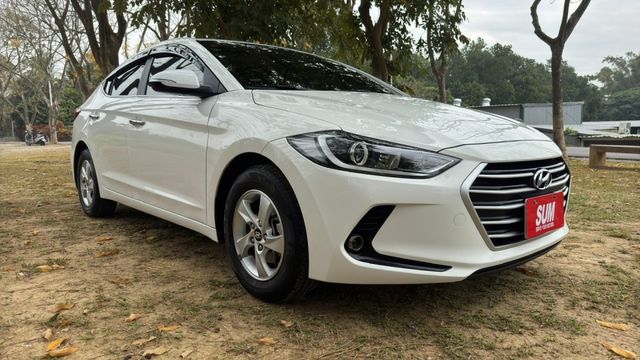 Hyundai Elantra/循跡防滑/電動後視鏡/後座出風口  第4張相片