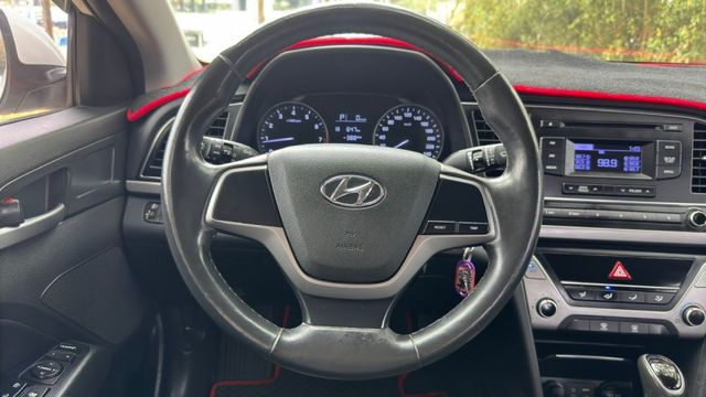 Hyundai Elantra/循跡防滑/電動後視鏡/後座出風口  第11張相片