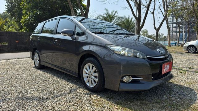 TOYOTA WISH/I-KEY/倒車顯影/定速/電動後視鏡/抬頭顯示器/第三排座椅/後座出風口  第4張相片