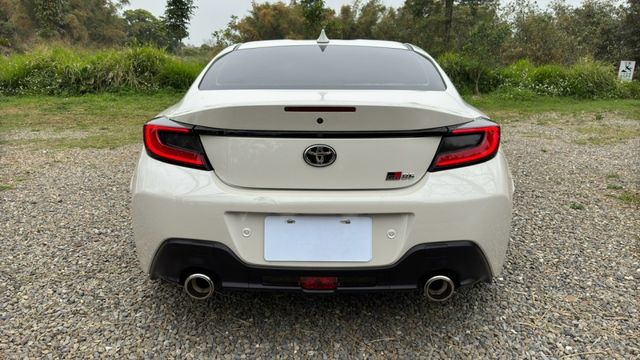TOYOTA GR86/手排/I-KEY/倒車顯影/雙前電熱椅/定速/循跡防滑/粉塵過濾器/煞車力道分配系統  第6張相片