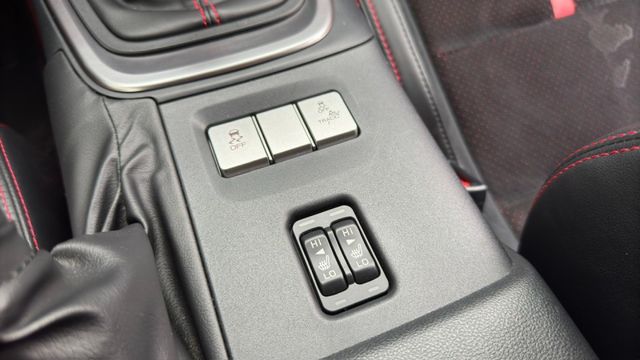 TOYOTA GR86/手排/I-KEY/倒車顯影/雙前電熱椅/定速/循跡防滑/粉塵過濾器/煞車力道分配系統  第11張相片