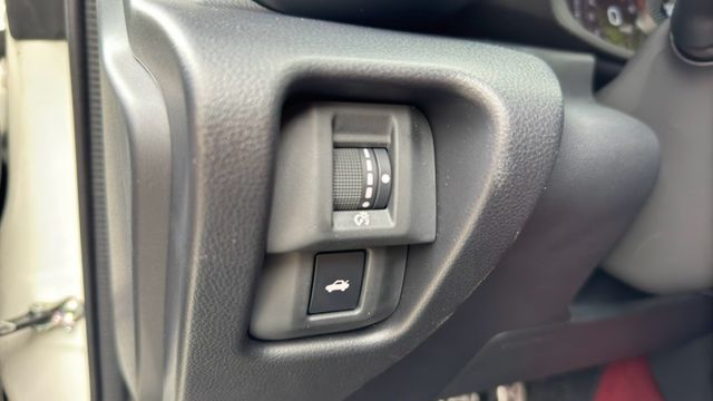 TOYOTA GR86/手排/I-KEY/倒車顯影/雙前電熱椅/定速/循跡防滑/粉塵過濾器/煞車力道分配系統  第13張相片