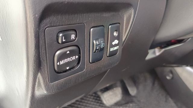 TOYOTA INNOVA/小客貨/後視鏡電動調整  第12張相片
