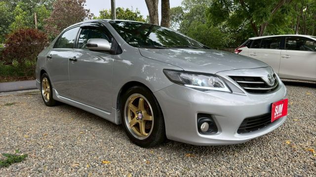 TOYOTA ALTIS/I-KEY/倒車顯影/定速/電動後視鏡/恆溫空調/抬頭顯示器  第4張相片