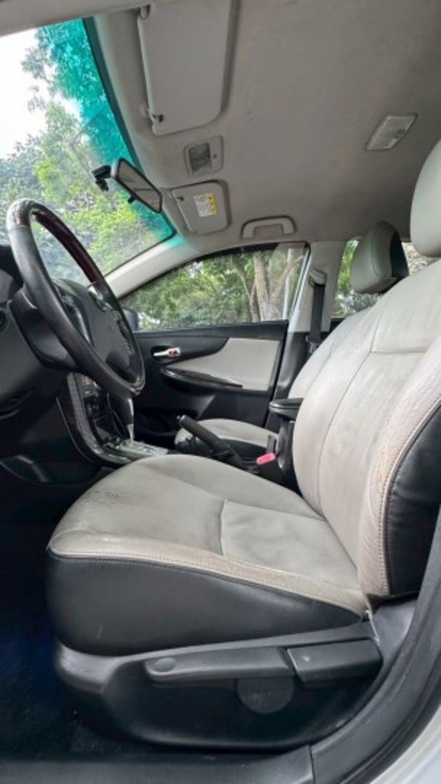 TOYOTA ALTIS/I-KEY/倒車顯影/定速/電動後視鏡/恆溫空調/抬頭顯示器  第15張相片