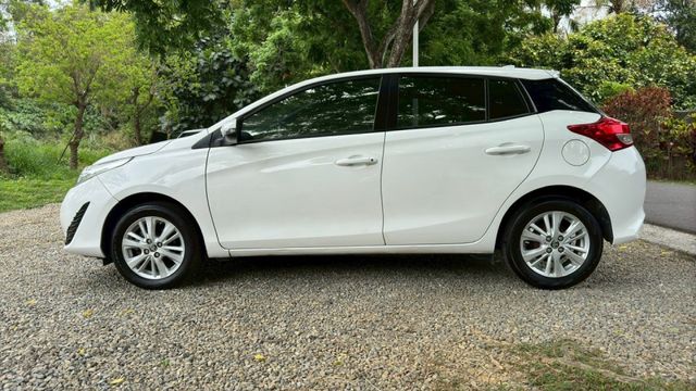 TOYOTA YARIS/LED日行燈/循跡防滑/電動後視鏡  第8張相片