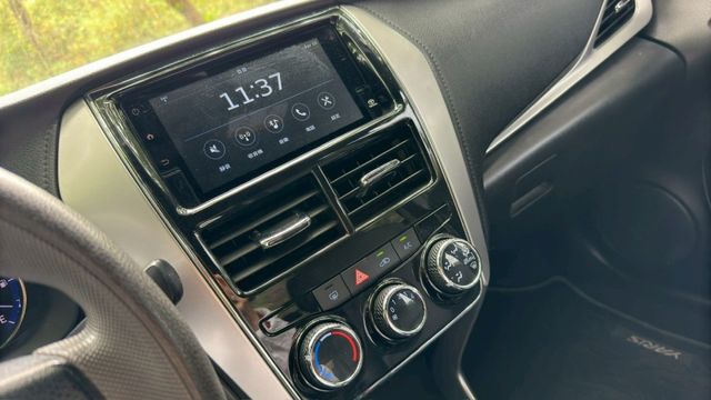 TOYOTA YARIS/LED日行燈/循跡防滑/電動後視鏡  第10張相片