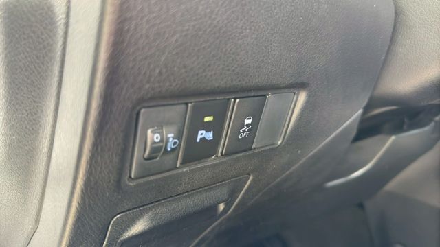 TOYOTA YARIS/LED日行燈/循跡防滑/電動後視鏡  第12張相片
