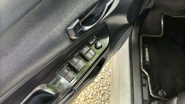 TOYOTA YARIS/LED日行燈/循跡防滑/電動後視鏡  第13張相片