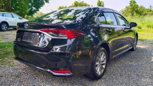 TOYOTA ALTIS/油電/I-KEY/倒車顯影/盲點偵測/胎壓偵測/摸門/跟車系統  第4張相片