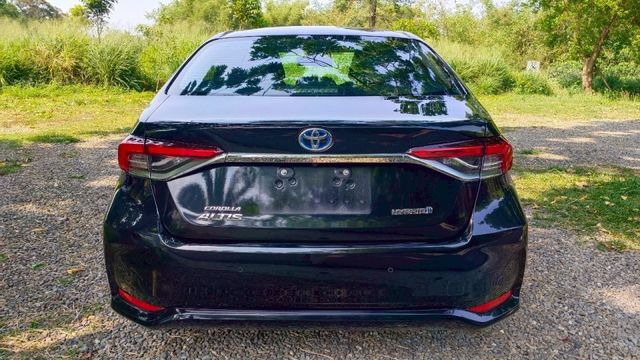 TOYOTA ALTIS/油電/I-KEY/倒車顯影/盲點偵測/胎壓偵測/摸門/跟車系統  第5張相片