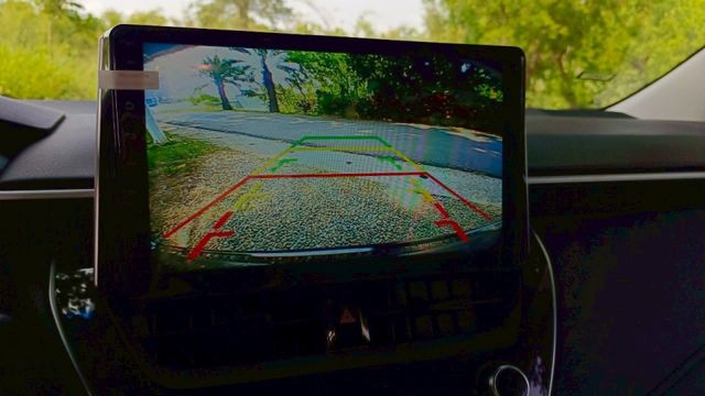 TOYOTA ALTIS/油電/I-KEY/倒車顯影/盲點偵測/胎壓偵測/摸門/跟車系統  第12張相片