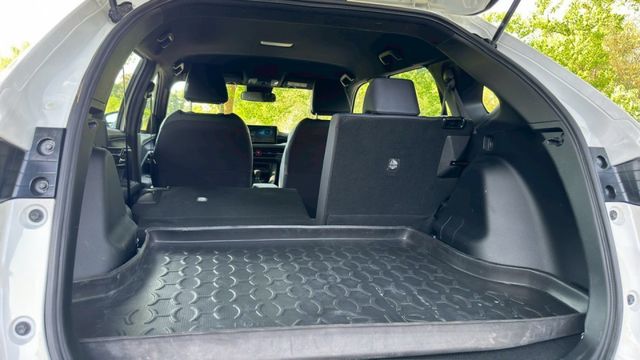 TOYOTA YARIS CROSS/I-KEY/倒車顯影/跟車系統/胎壓偵測/電子手煞車/循跡防滑/自動緊急煞車系統  第15張相片