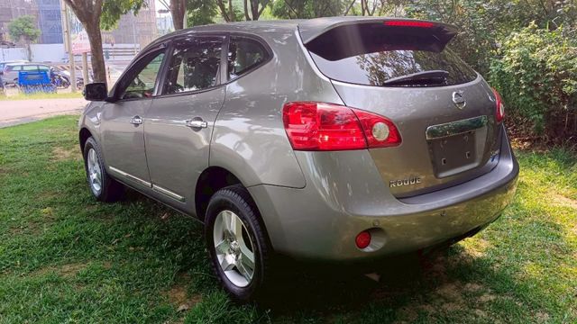 NISSAN ROGUE/AWD/倒車顯影/定速/循跡防滑  第7張相片