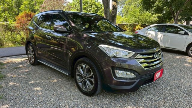 現代/山土匪/全景天窗/I-KEY/倒車顯影/雙前電熱椅/定速/雙前電熱椅/循跡防滑/電動後視鏡/雙前電動座椅  第4張相片