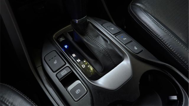 現代/山土匪/全景天窗/I-KEY/倒車顯影/雙前電熱椅/定速/雙前電熱椅/循跡防滑/電動後視鏡/雙前電動座椅  第12張相片