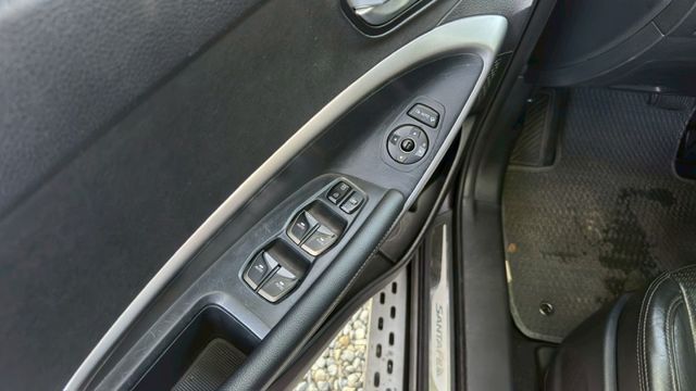 現代/山土匪/全景天窗/I-KEY/倒車顯影/雙前電熱椅/定速/雙前電熱椅/循跡防滑/電動後視鏡/雙前電動座椅  第15張相片