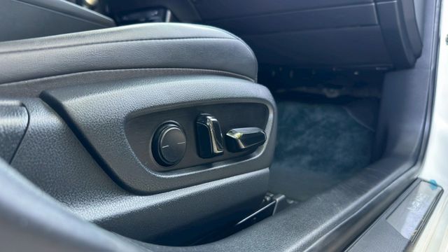 LEXUS ES300H/I-KEY/360度環景/跟車系統/盲點偵測/抬頭顯示器/雙前電動作椅/後座出風口  第17張相片