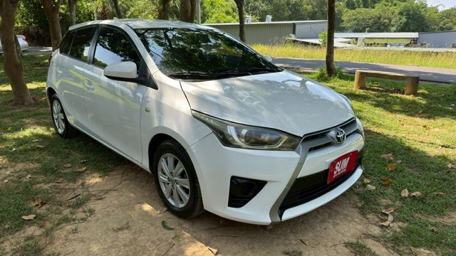 TOYOTA YARIS/倒車顯影/電動後視鏡/後座6/4分離  第5張相片
