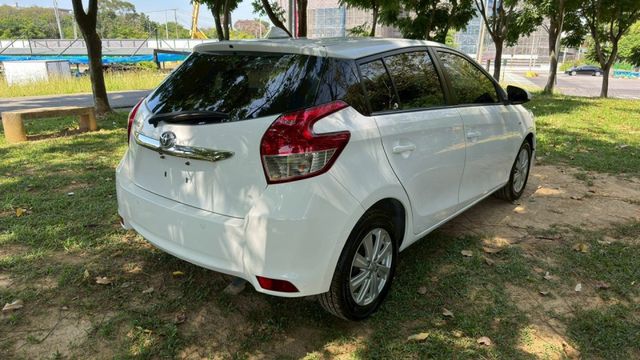 TOYOTA YARIS/倒車顯影/電動後視鏡/後座6/4分離  第6張相片